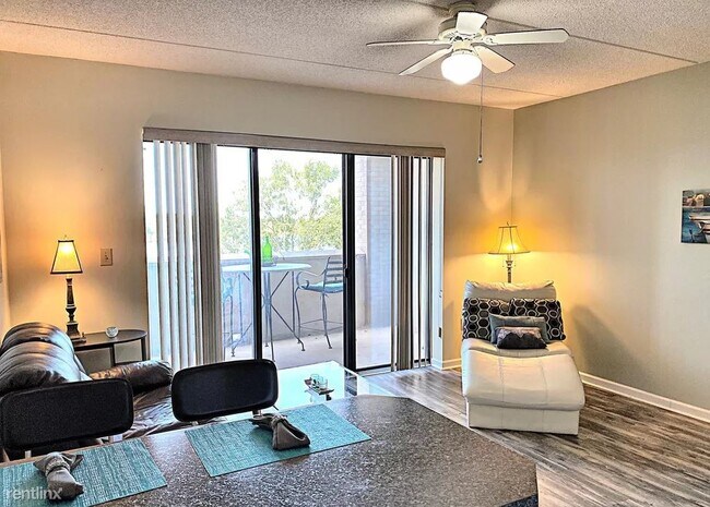 Foto del edificio - 106 N Water St