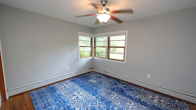 Building Photo - 313 Loop Rd