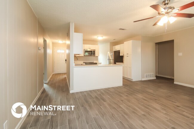 Building Photo - 5621 Macdougall Dr