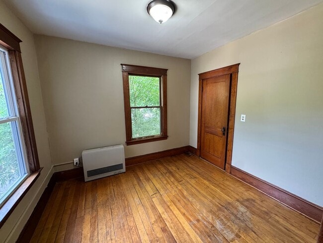 Building Photo - 3 Elm Ct