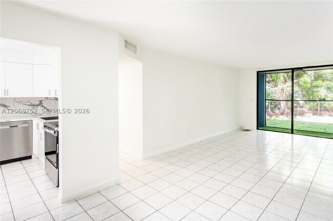Foto del edificio - 9460 Fontainebleau Blvd