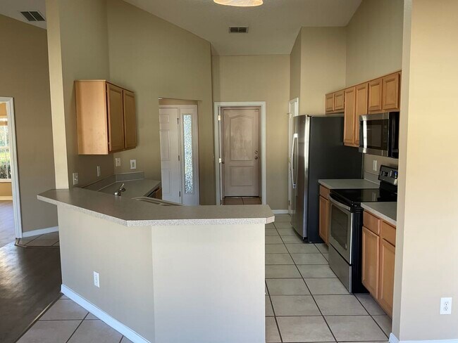 Building Photo - 405 Blackbird Way