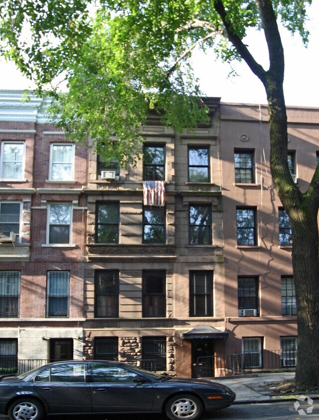 Primary Photo - 24 W 95th St