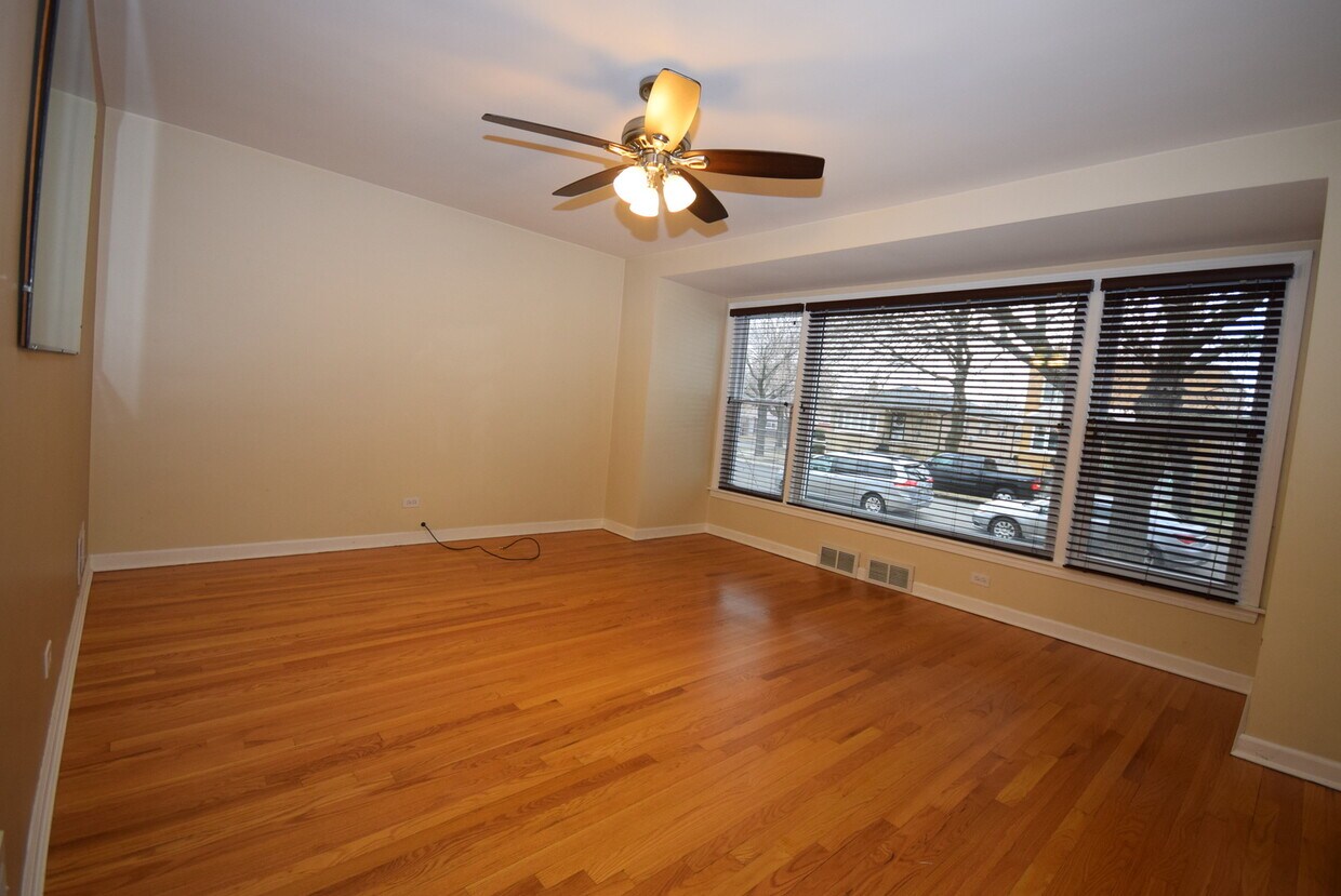 Foto principal - 5551 S Mason Ave
