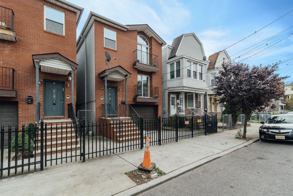 52 Randolph Ave, Jersey City, NJ 07305 Condo for Rent in Jersey City