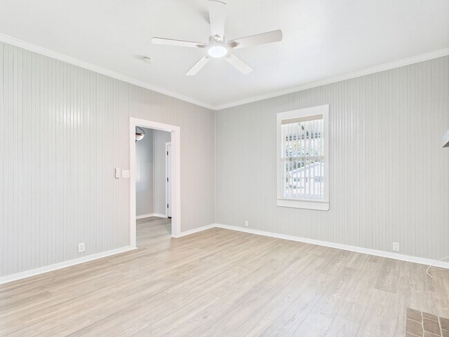 Foto del edificio - 112 W Hackberry St