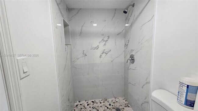 Foto del edificio - 2440 NW 99th St