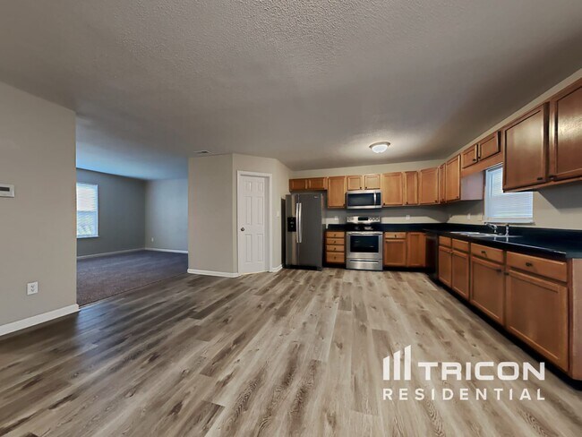 Foto del edificio - 800 Waterway Dr