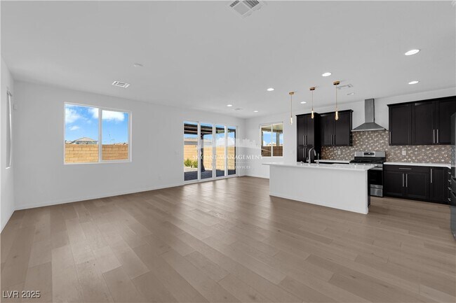 Building Photo - 4066 Painted Lady Ave