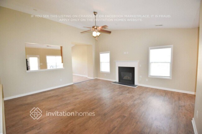 Foto del edificio - 3004 Golf Creek