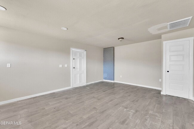 Building Photo - 8827 Mt Elbert Dr
