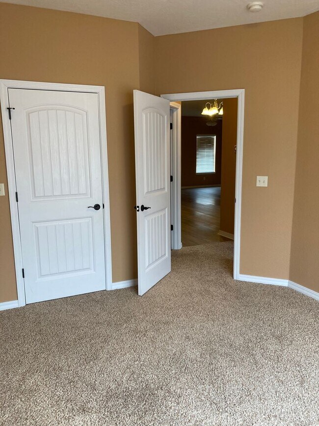 Building Photo - COMING SOON: Beautiful 3 bed/2 bath home l...