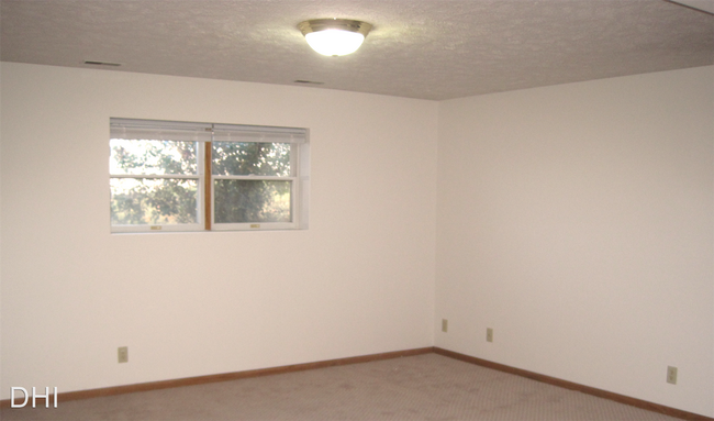 Building Photo - 3 br, 3 bath House - 1300 W. Washington