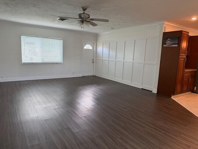 Building Photo - 3 Forest Hills Ln