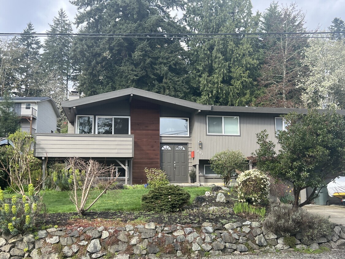 Foto principal - 401 109th Ave SE