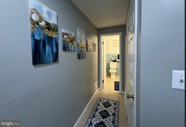 Foto del edificio - 5710 Dannys Pl