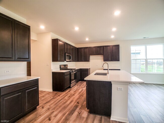 Foto del edificio - 3 br, 2 bath House - 6000 East 116th Avenue