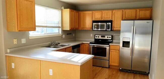 Building Photo - 9672 S Castle Ridge Cir