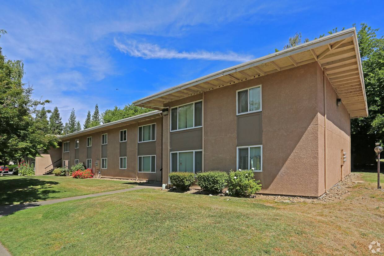 Primary Photo - Mulberry Gardens Apartments