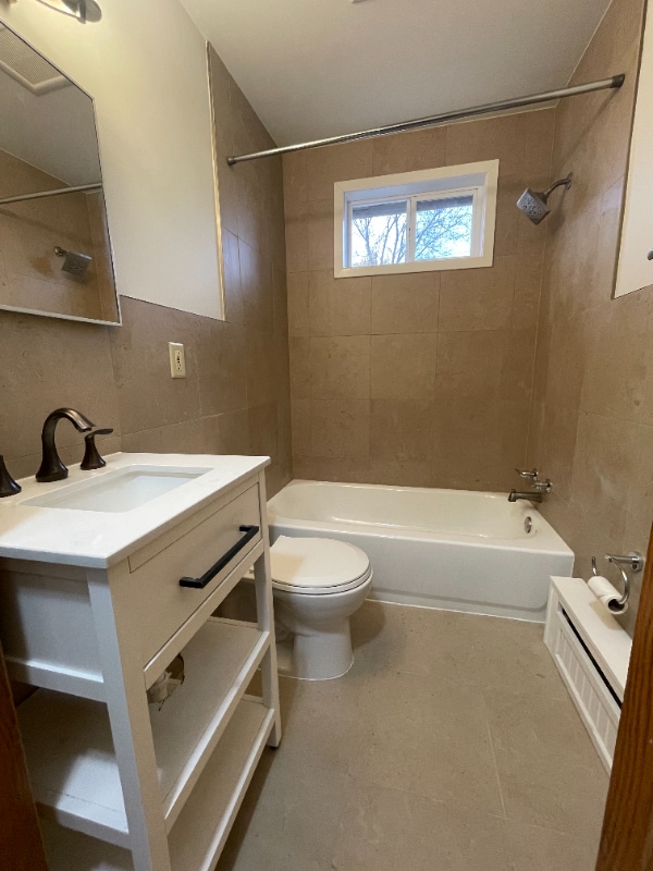 Foto del edificio - 616 Ivy Ave E