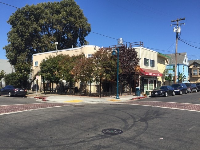 Building Photo - 1501 23rd Ave