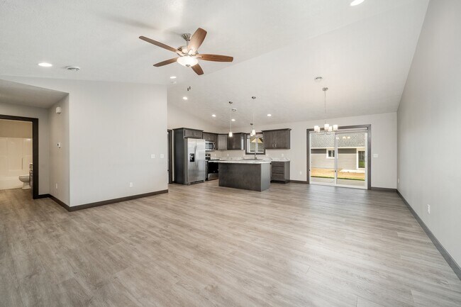 Building Photo - 4602 W 34th St N