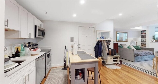 Building Photo - 289 Beacon St