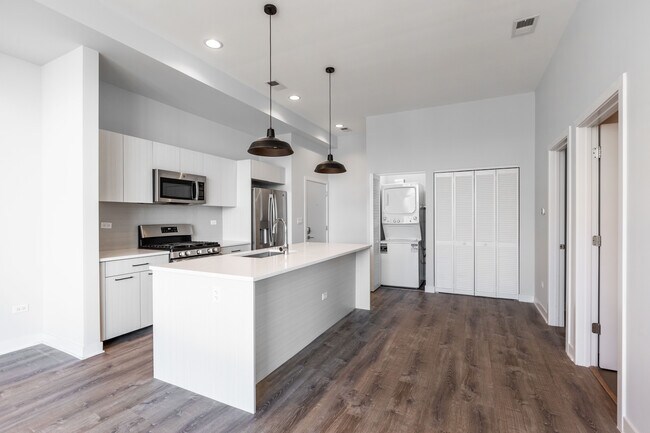 Foto del edificio - 2250 W Lawrence Ave