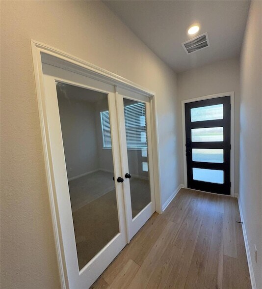Building Photo - 139 Gullivers Dr