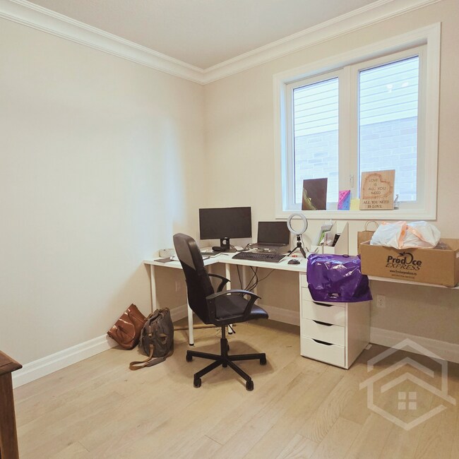 Building Photo - 8 Coulthard St