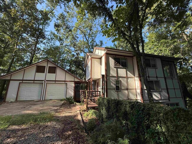 Foto del edificio - 1828 S Magnolia Dr