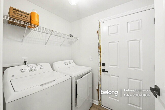 Building Photo - 122 Red Cypress Dr