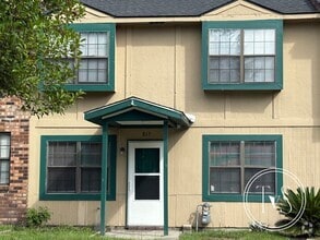 Building Photo - 815 Lesa St
