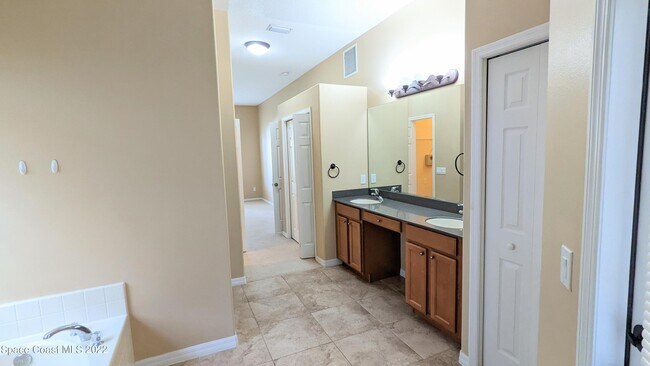 Foto del edificio - 5526 Indigo Crossing Dr