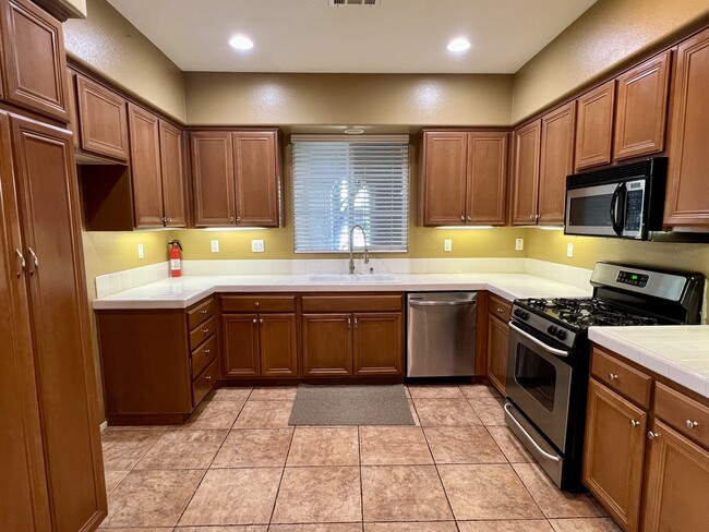 Kitchen - 27447 Coldwater Dr