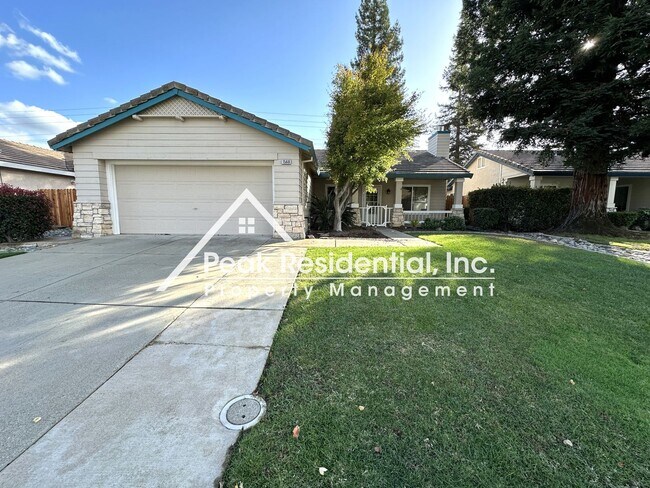 Building Photo - Very Nice Roseville 3bd/2ba Home with 2 Ca...