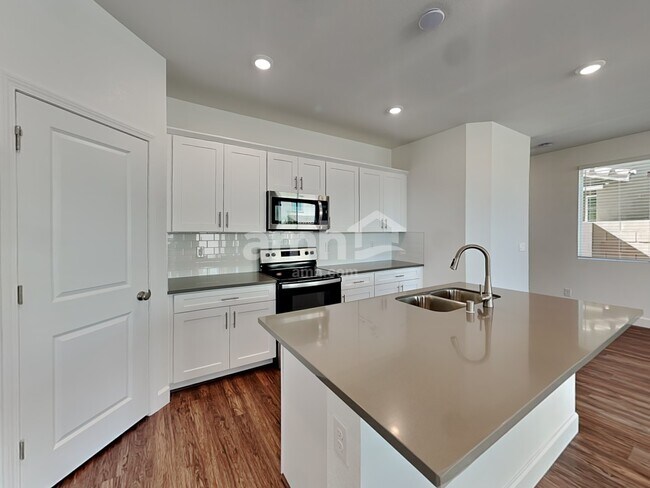 Building Photo - 9144 Liberty Cap Court