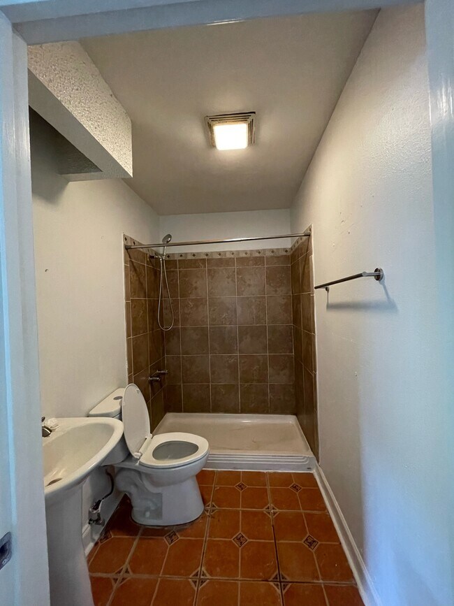 Guest bathroom - 13764 Dumaine Ave