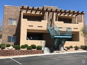 Building Photo - 470 Turtleback Rd
