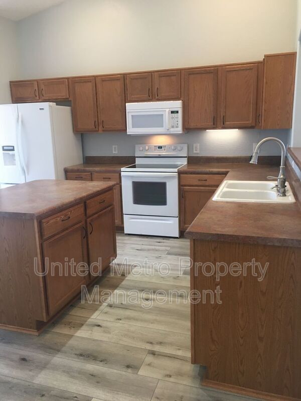 Building Photo - 7953 N Music Mountain Ln