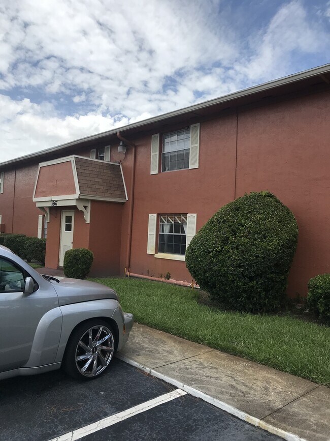 Building Photo - 1667 W Oak Ridge Rd