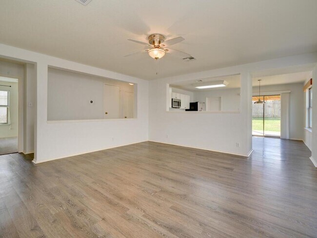 Building Photo - 251 Beech Dr