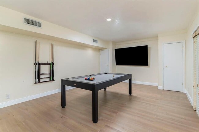 Building Photo - 4750 NW 65th Ave