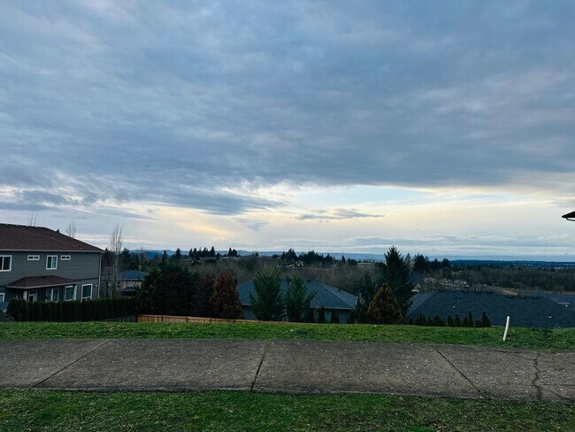 Building Photo - Gorgeous Custom Camas Home