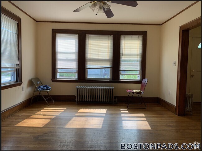 Building Photo - 178 Calumet St