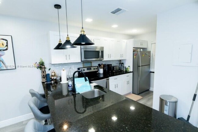 Foto del edificio - 905 Southridge Rd