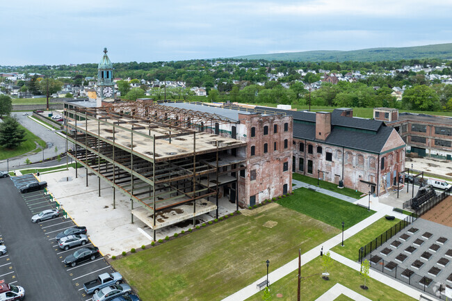 Building Photo - Lace Village