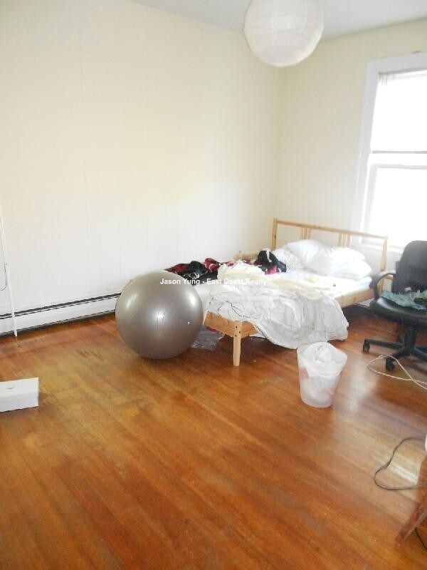 Building Photo - 54 Ashford St