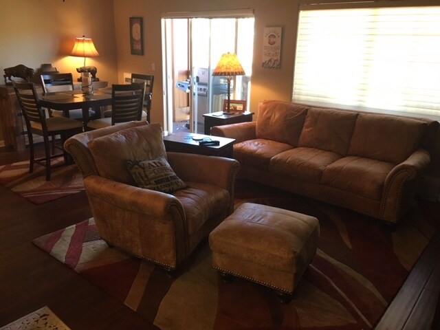 Building Photo - 367 River View Dr