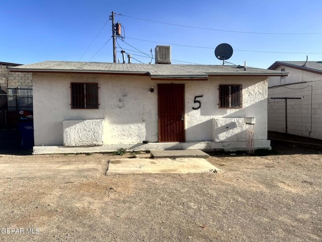 Building Photo - 7167 N Loop Dr